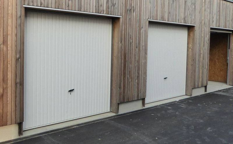 Porte de garage à Lyon : zoom sur le coût moyen d’une réparation