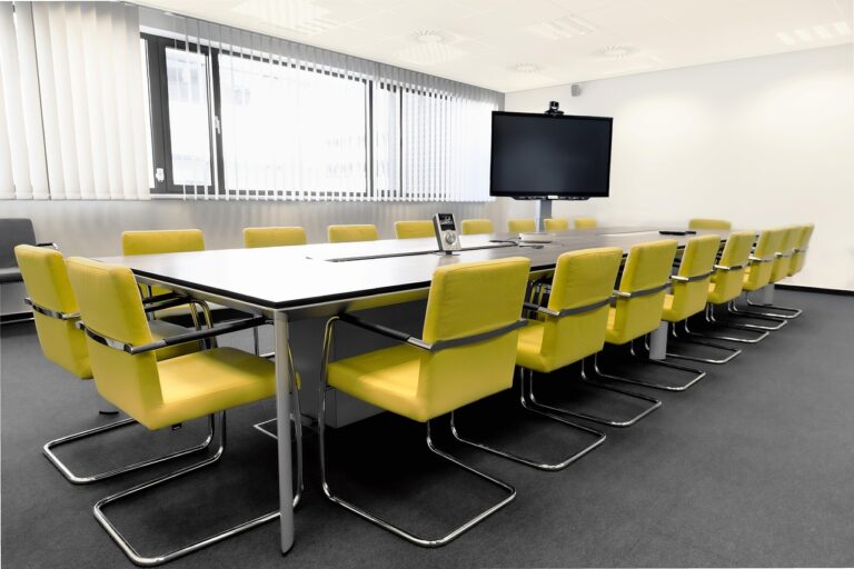 Comment bien choisir son mobilier de salle de réunion ?