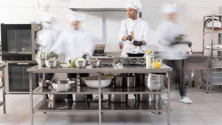 Chaussures de sécurité en cuisine : protégez vos équipes professionnelles Chaussures de sécurité en cuisine : protégez vos équipes professionnelles