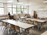 Tables et chaises scolaires : que prendre en compte pour bien aménager sa classe ?