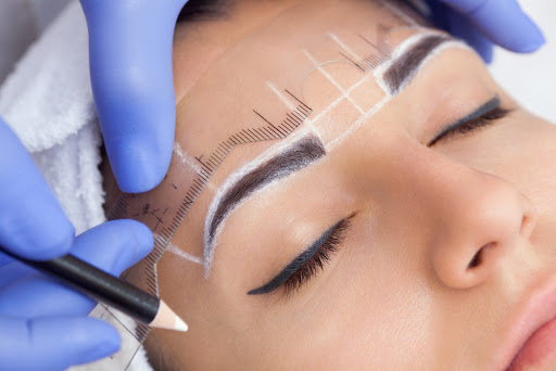 Formation Microblading: Les Formations dans la Beauté Font Fureur