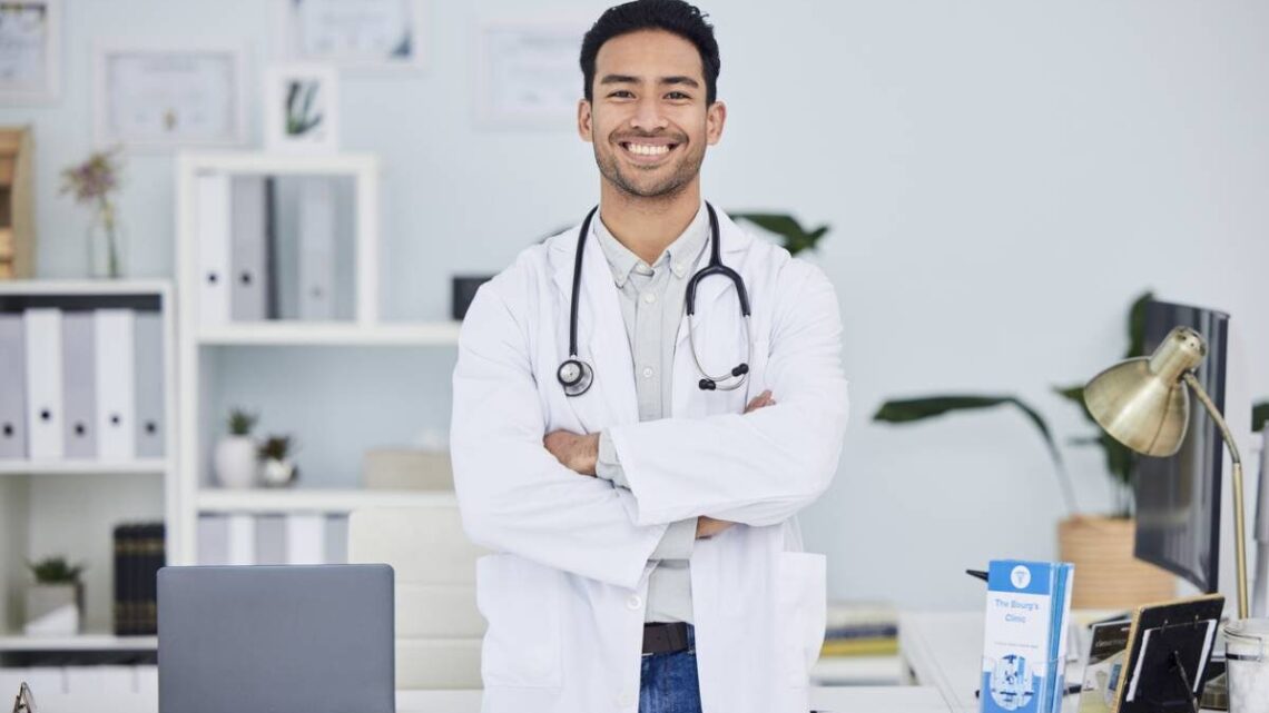 Revenus des médecins en libéral vs salariat : les avantages financiers Revenus des médecins en libéral vs salariat : les avantages financiers